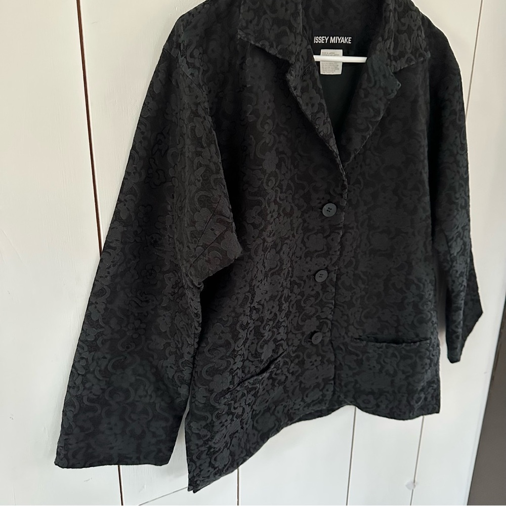 VTG 90’s Issey Miyake Black Jacket Size 3 Flower and Demon Print - Picture 11 of 15